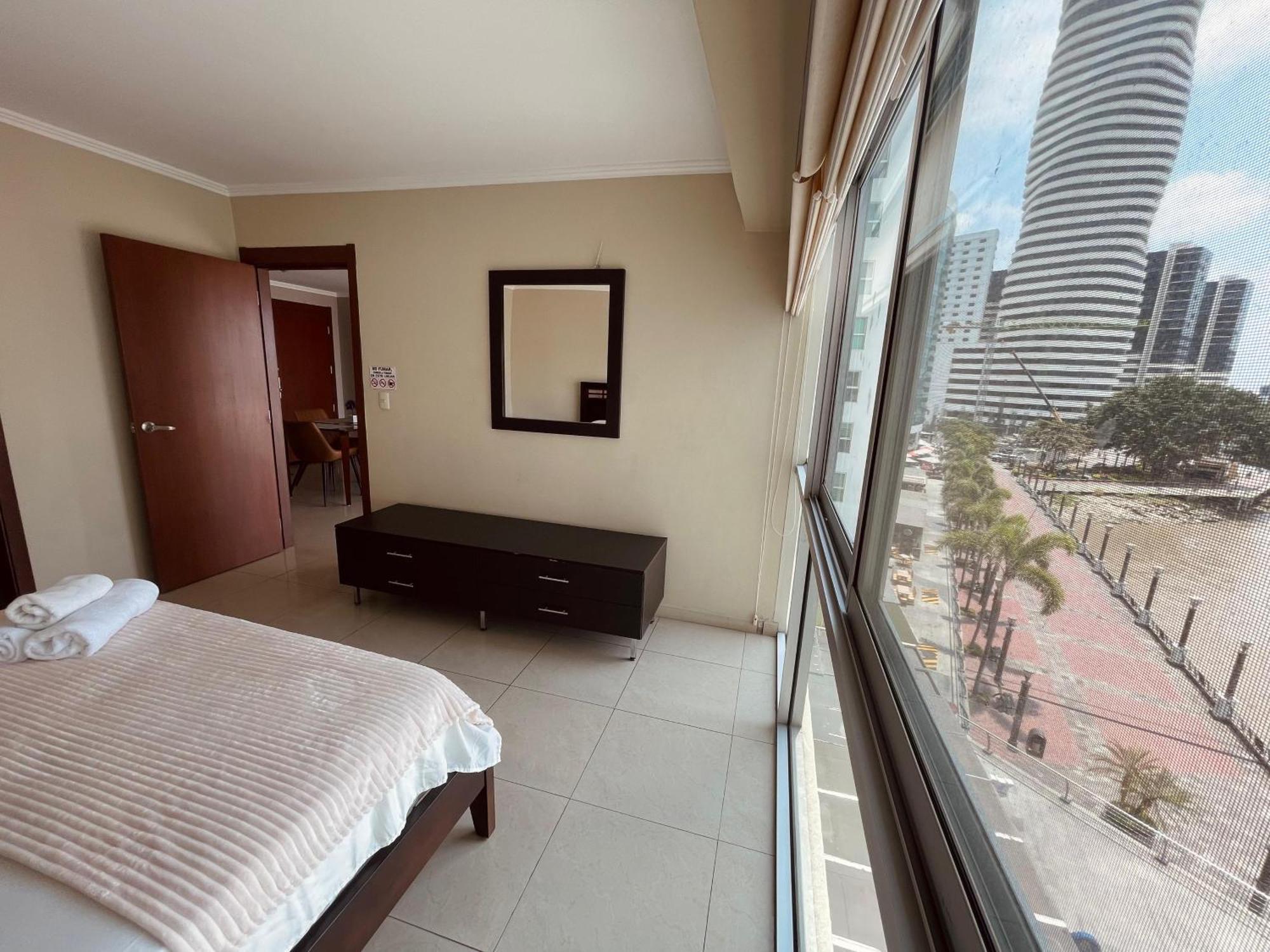 Suite Frente Al Rio En Puerto Santa Ana Riverfront Guayaquil Dış mekan fotoğraf